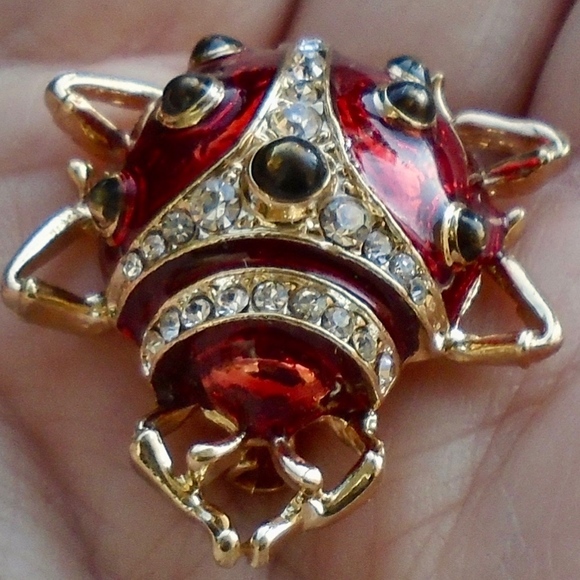 Enamel & Crystal Ladybug Pin/Brooch Beautiful Detailing with gold color metal - Picture 4 of 5